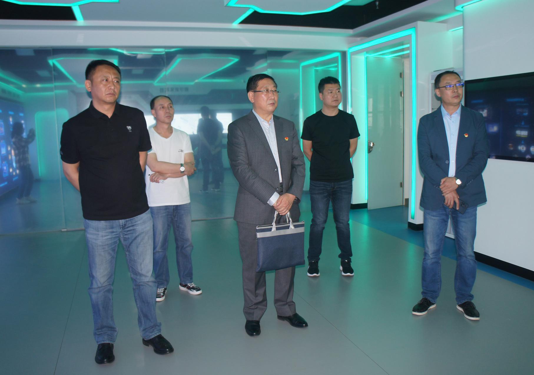 <strong>金川工業(yè)園區(qū)黨委領導組成調研小組蒞臨和利集團</strong>